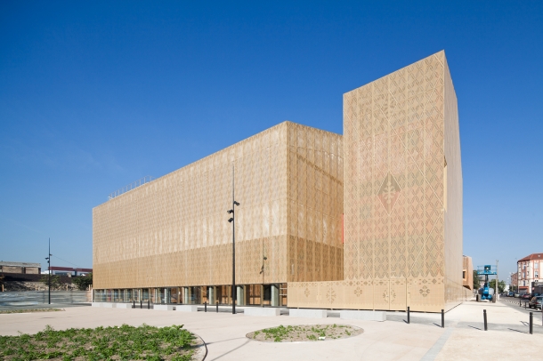 École Moderne à Saint-Denis, réalisé en 2011 (environ 1750m²)