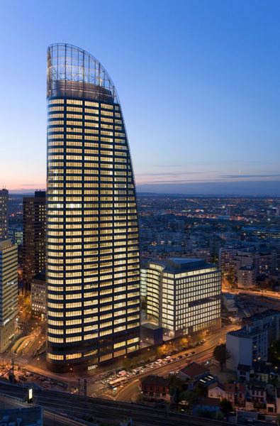 TOUR T1 : une des plus belles tours de La Défense, réalisée en 2007 (environ 400m²)